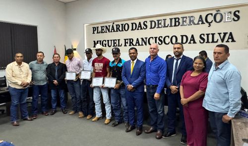 Câmara Municipal de Taquarussu realiza sessão solene para entrega de moções de parabenização.