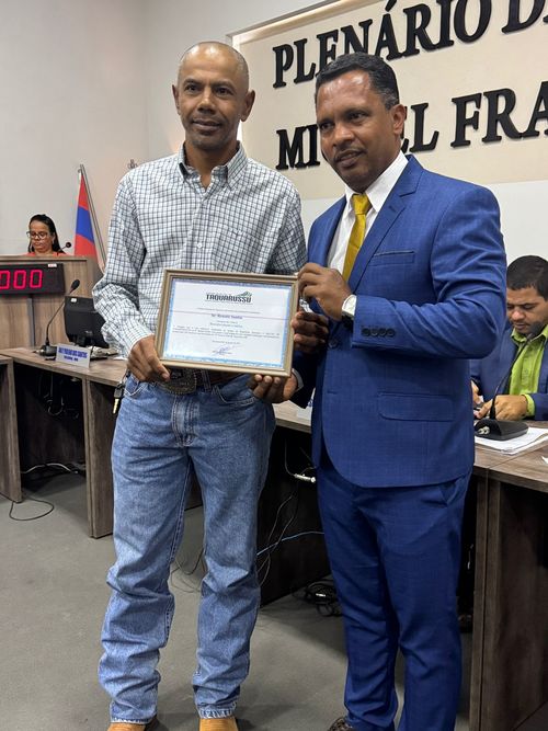 Câmara Municipal de Taquarussu realiza sessão solene para entrega de moções de parabenização.