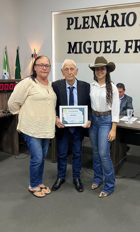 Câmara Municipal de Taquarussu homenageia Senhor Sebastião Perigo com título de cidadão honorário*