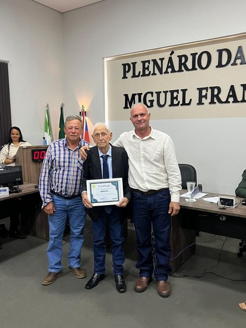 Câmara Municipal de Taquarussu homenageia Senhor Sebastião Perigo com título de cidadão honorário*