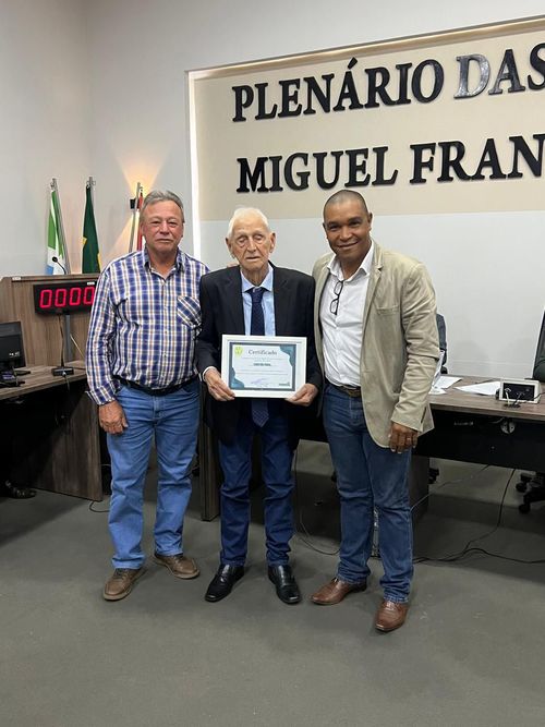Câmara Municipal de Taquarussu homenageia Senhor Sebastião Perigo com título de cidadão honorário*