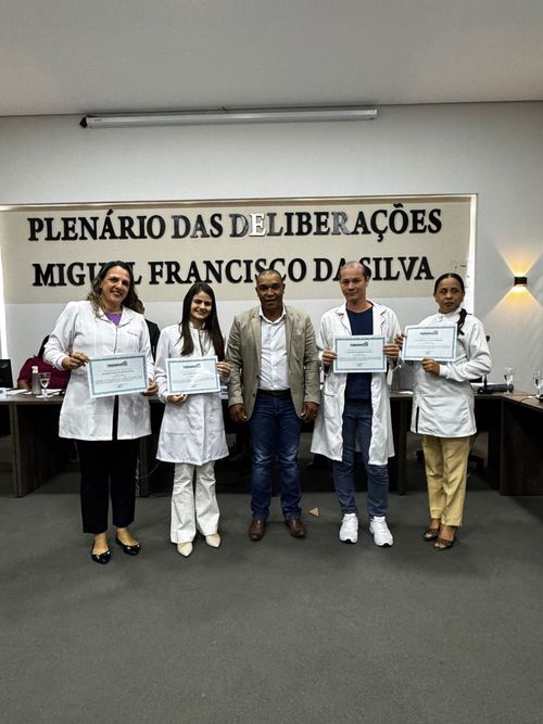 MOÇÃO DE AGRADECIMENTOS para as equipes de enfermagem (técnicos de enfermagem e enfermeiros da UBS.