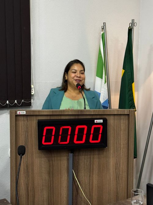 Câmara Municipal promoveu uma sessão solene especial em homenagem aos dedicados auxiliares de creche, e ao Secretario de Educação, Cultura e Esporte Daniel Berto pela organização da 4ª Fejutexas.