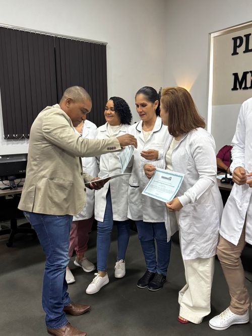 *Câmara realiza sessão solene em homenagem aos enfermeiros e técnicos de enfermagem pelo trabalho durante a COVID-19*